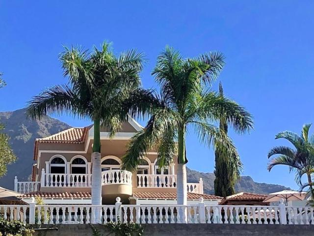 Luxury villa in Costa Adeje! El Madroñal, Spain Villa for Sale